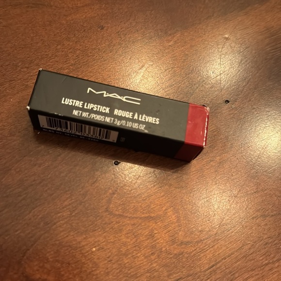 MAC Lustre Lipstick 510 lady bug NIB - Picture 4 of 5